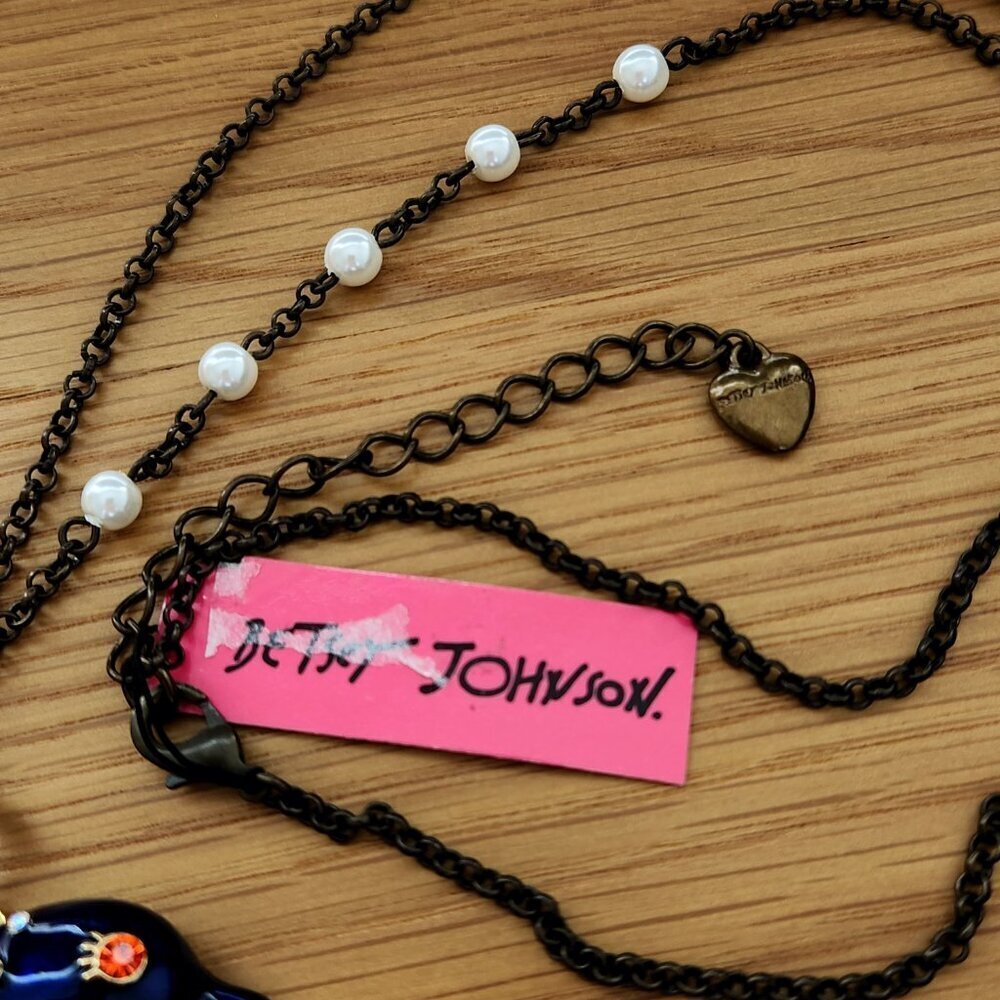 NWT Betsey Johnson Dolphin & Daisy Charms Nautical Long Chain Necklace - Picture 4 of 5